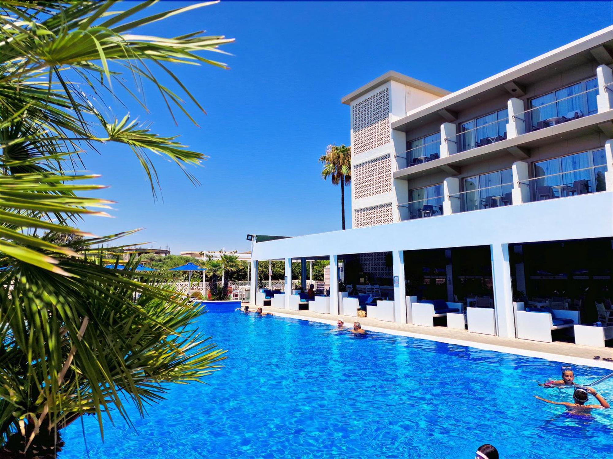 Sveltos Hotel Larnaca Ngoại thất bức ảnh